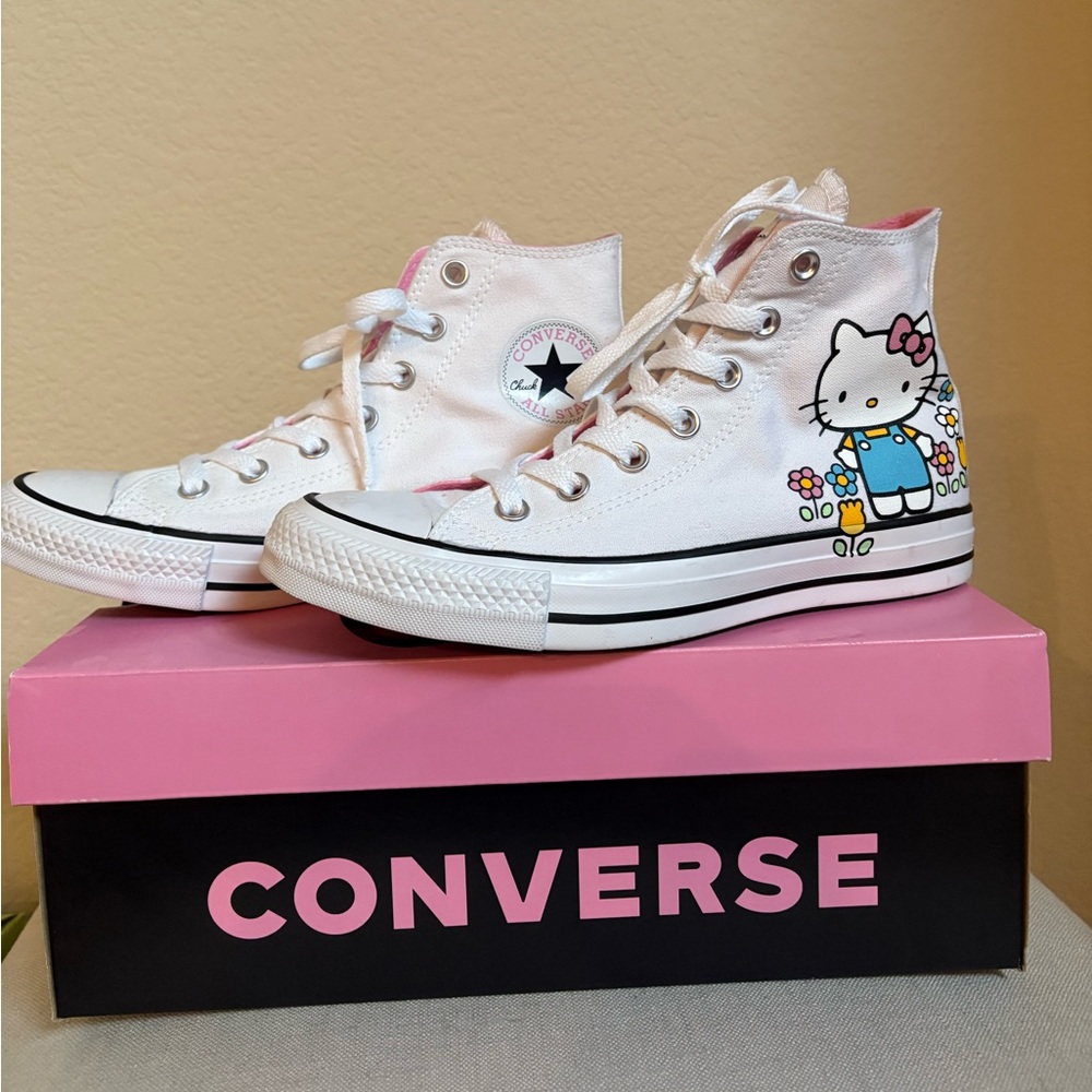 Hello Kitty Converse Women’s 8